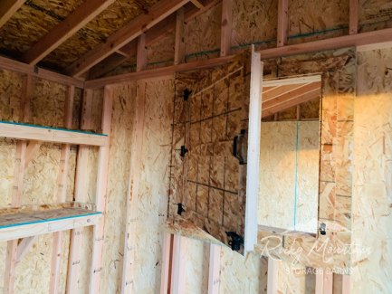standardstyleloafingshed-interior3x3haydoor